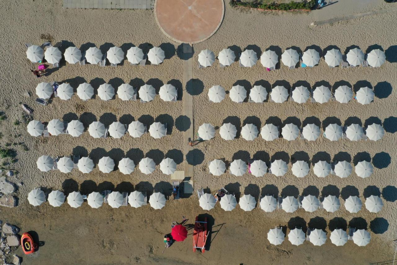Hotel Strand Marina Di Montenero Buitenkant foto