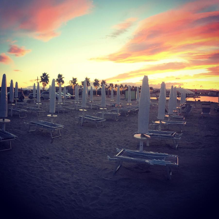 Hotel Strand Marina Di Montenero Buitenkant foto